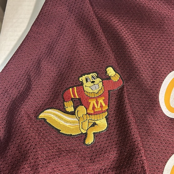 Minnesota Golden Gopher football jersey
Krause. - Picture 6 of 11